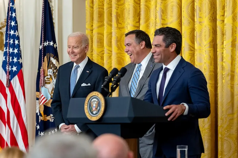 America's Mayors Gather to Formally Declare That They Will Stop Formally Declaring Things